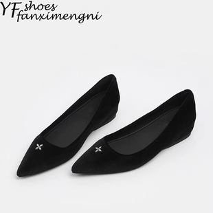 金丝绒内增高浅口尖头单鞋女2026新款春季复古气质法式玛丽珍女鞋