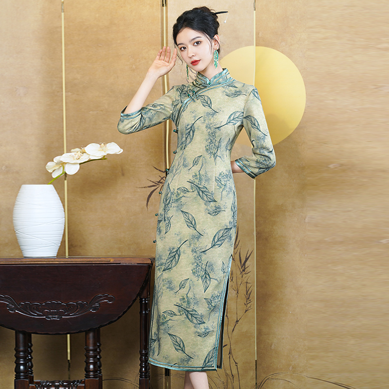 曼丽绒长袖旗袍女新中式秋冬季2024新款年轻款妈妈民国风日常可穿