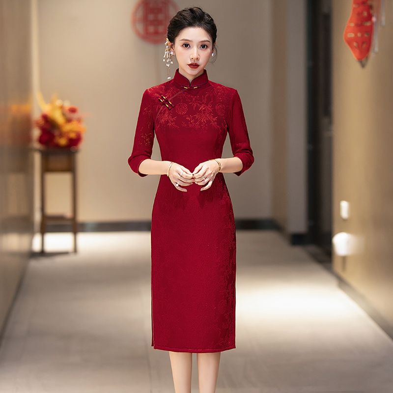 蕾丝加绒旗袍秋冬年轻妈妈装婚宴