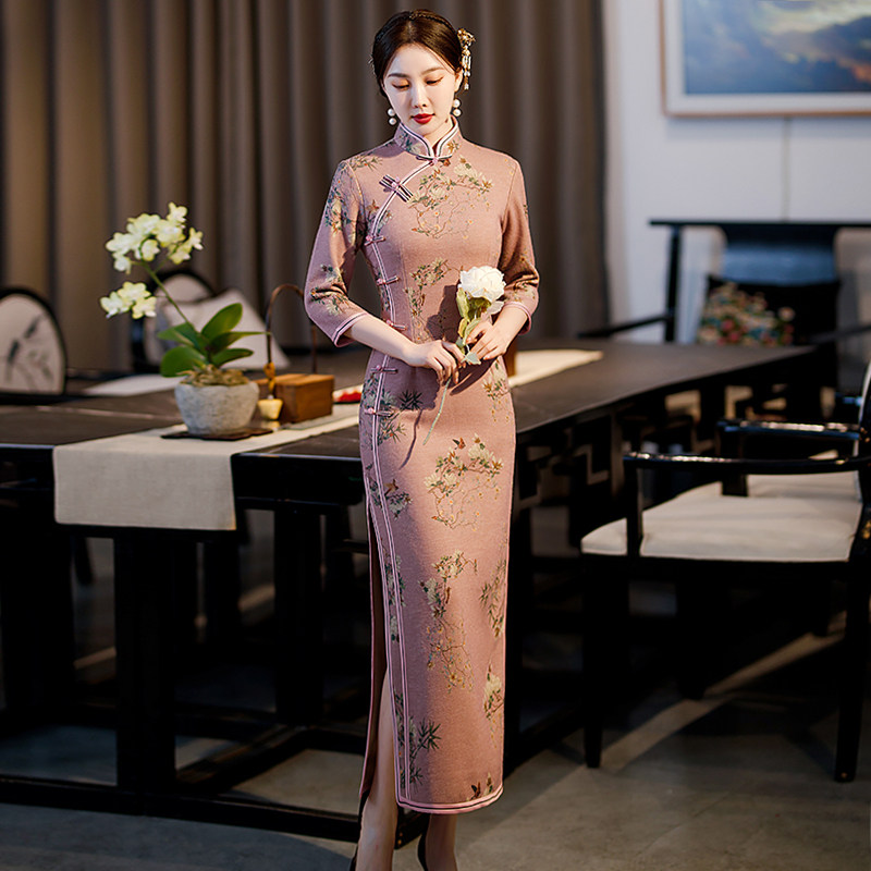 曼丽绒加厚旗袍长款2026年新款春秋季年轻款女侧八扣粉色高端修身