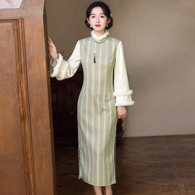 绝美新中式浅绿色拼加绒加厚旗袍