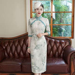 华夫绒旗袍新中式秋冬中长款改良年轻款高级感日常复古国风连衣裙