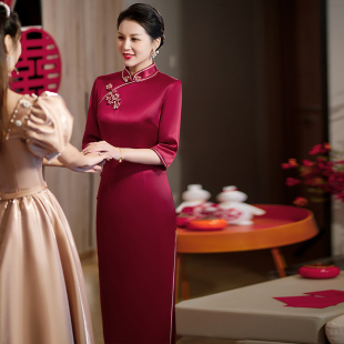 高端醋酸缎旗袍妈妈装婚宴秋季2025新款大码喜婆婆红色结婚晚礼服