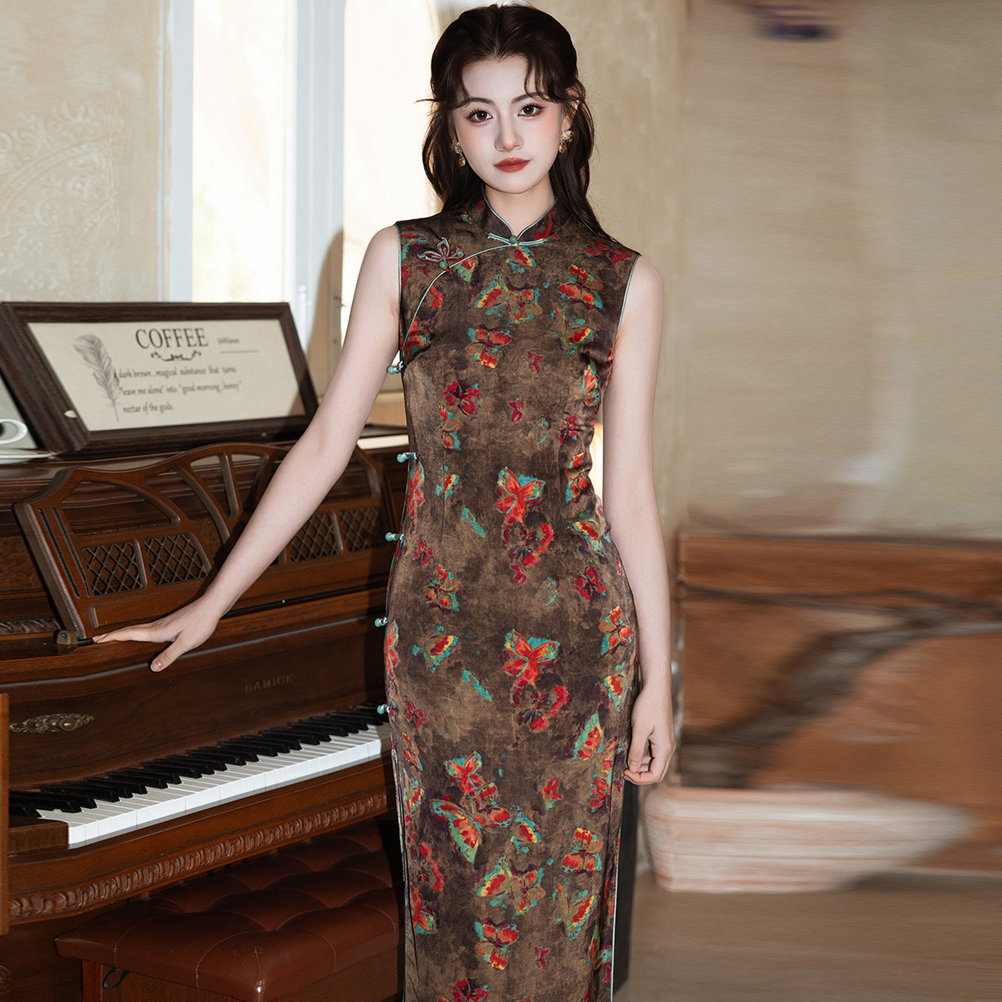 复古棕色新中式国风仿醋酸旗袍裙2026夏新款无袖长款日常可穿改良