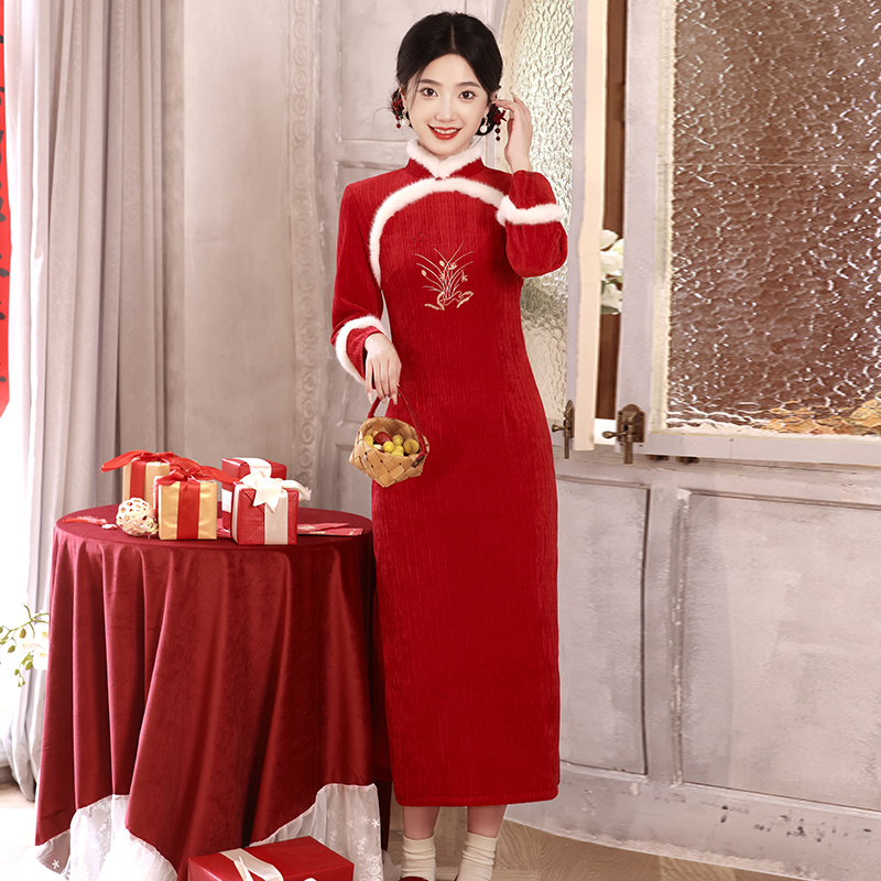红色旗袍新款2024高级感敬酒服订婚结婚改良新中式连衣裙长袖冬季