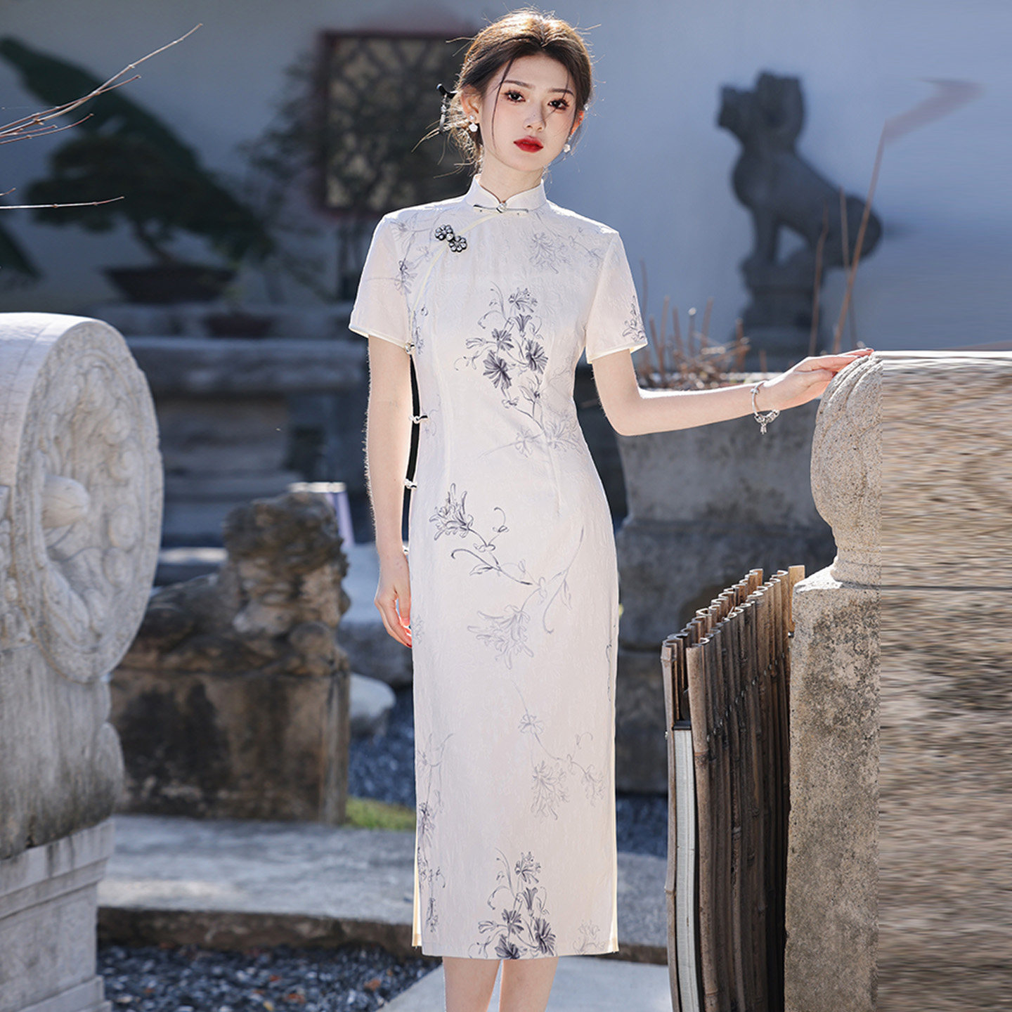 现代时尚改良提花旗袍2025新款夏季新中式年轻款少女日常可穿优雅