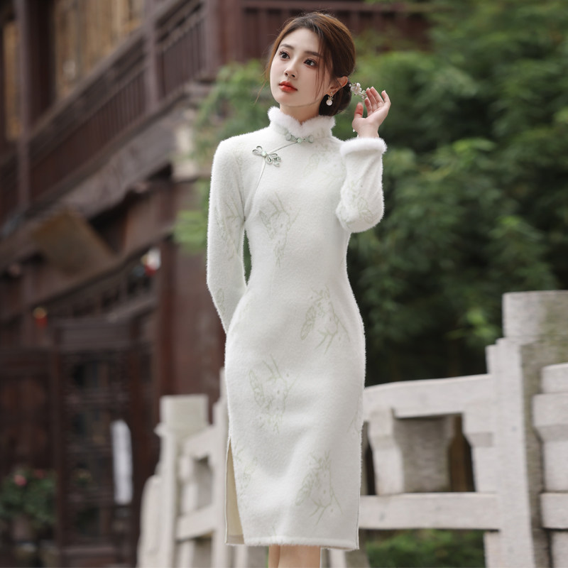 现代改良仿水貂绒旗袍秋冬季年轻款新中式小个子中款气质高端名媛