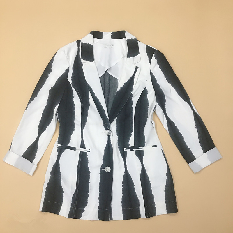 MOVE THE WAREHOUSE AND CLEAR THE GOODS WITHOUT RETURNING THE BRITISH SILK-BLEND MID-SLEEVE SUIT