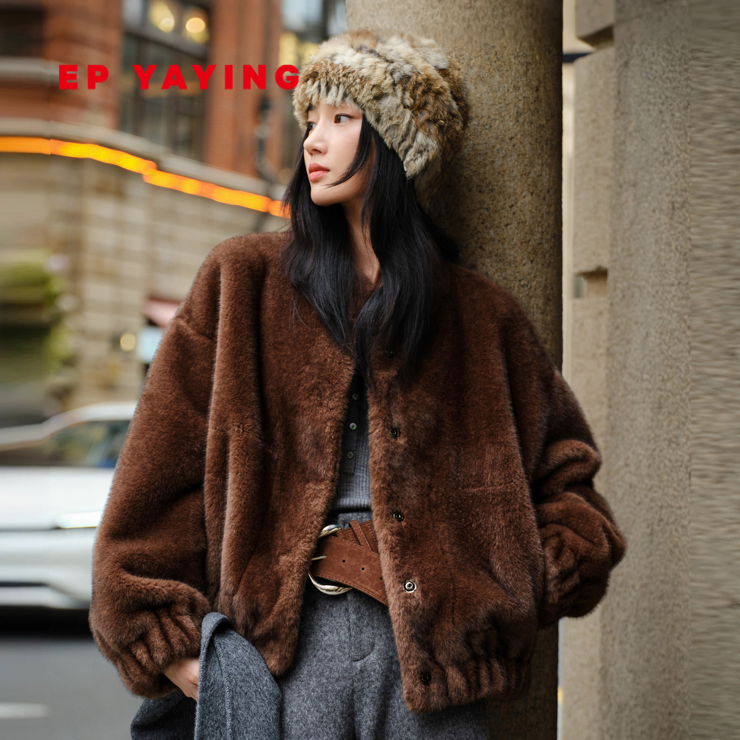 雅莹美拉德咖色毛毛外套毛呢大衣