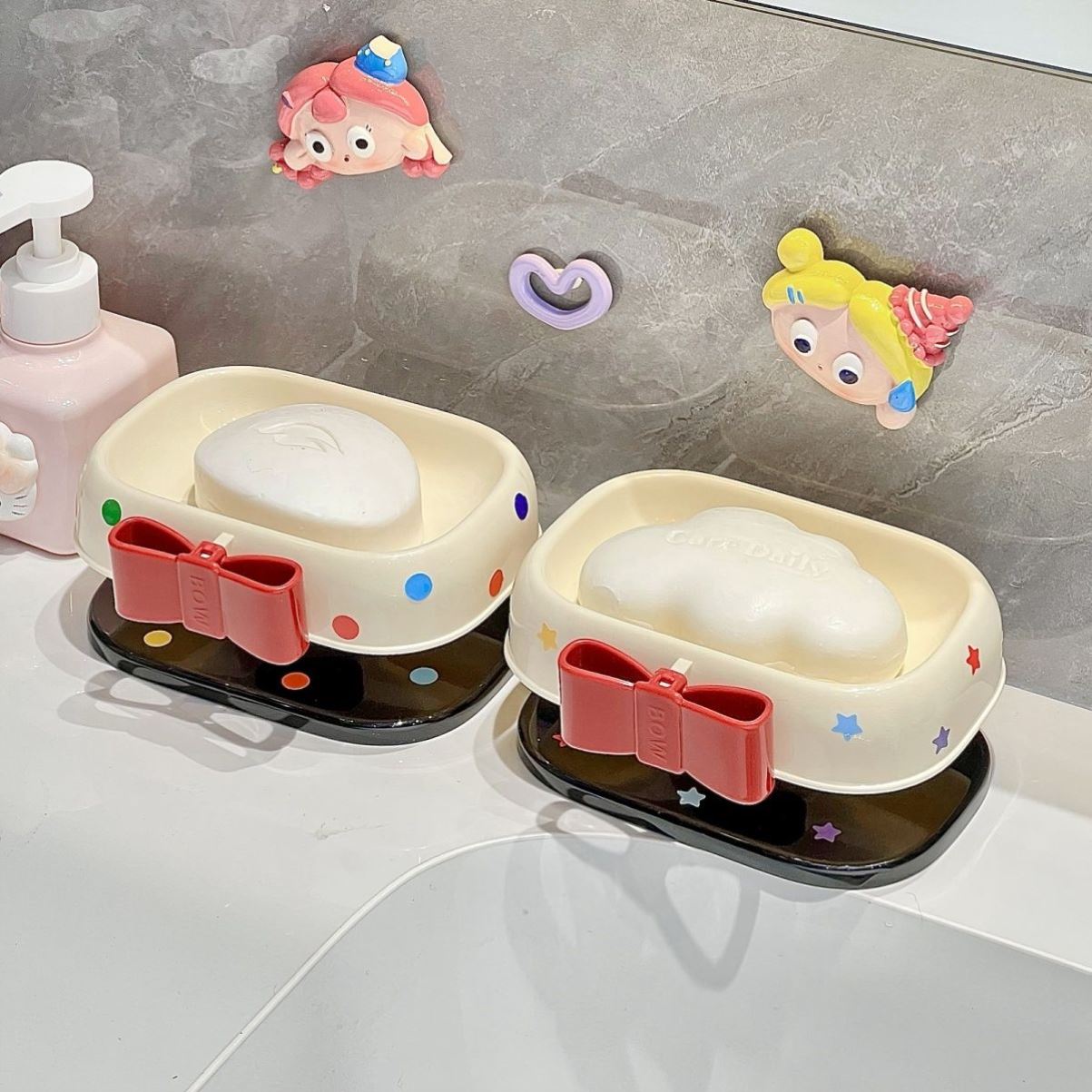 高颜值可爱波点家用肥皂盒浴室香皂盒创意卫生间打孔沥水置物架