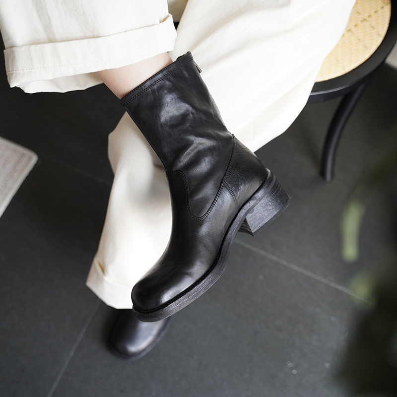 中筒粗跟英伦风做旧后拉链马丁靴
