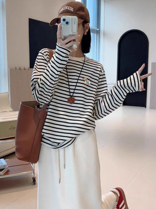 撞色条纹圆领长袖T恤女秋装2025新款洋气印花正肩内搭打底衫上衣,女装/女士精品,T恤,淘宝优惠券,粉丝福利购,淘宝优惠卷