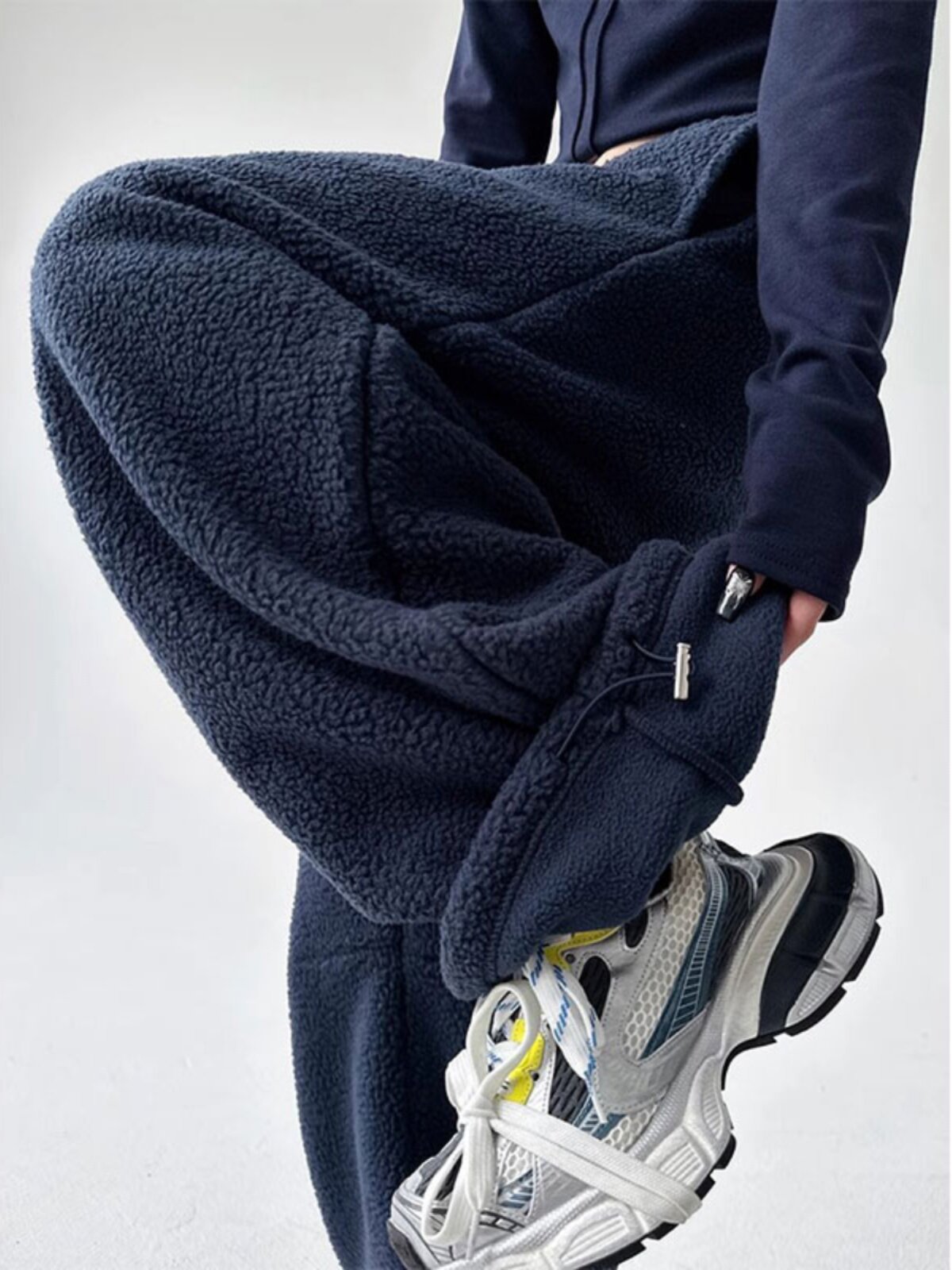 摇粒绒束脚卫裤女2025冬季新款宽松加厚高腰抽绳直筒休闲拖地长裤