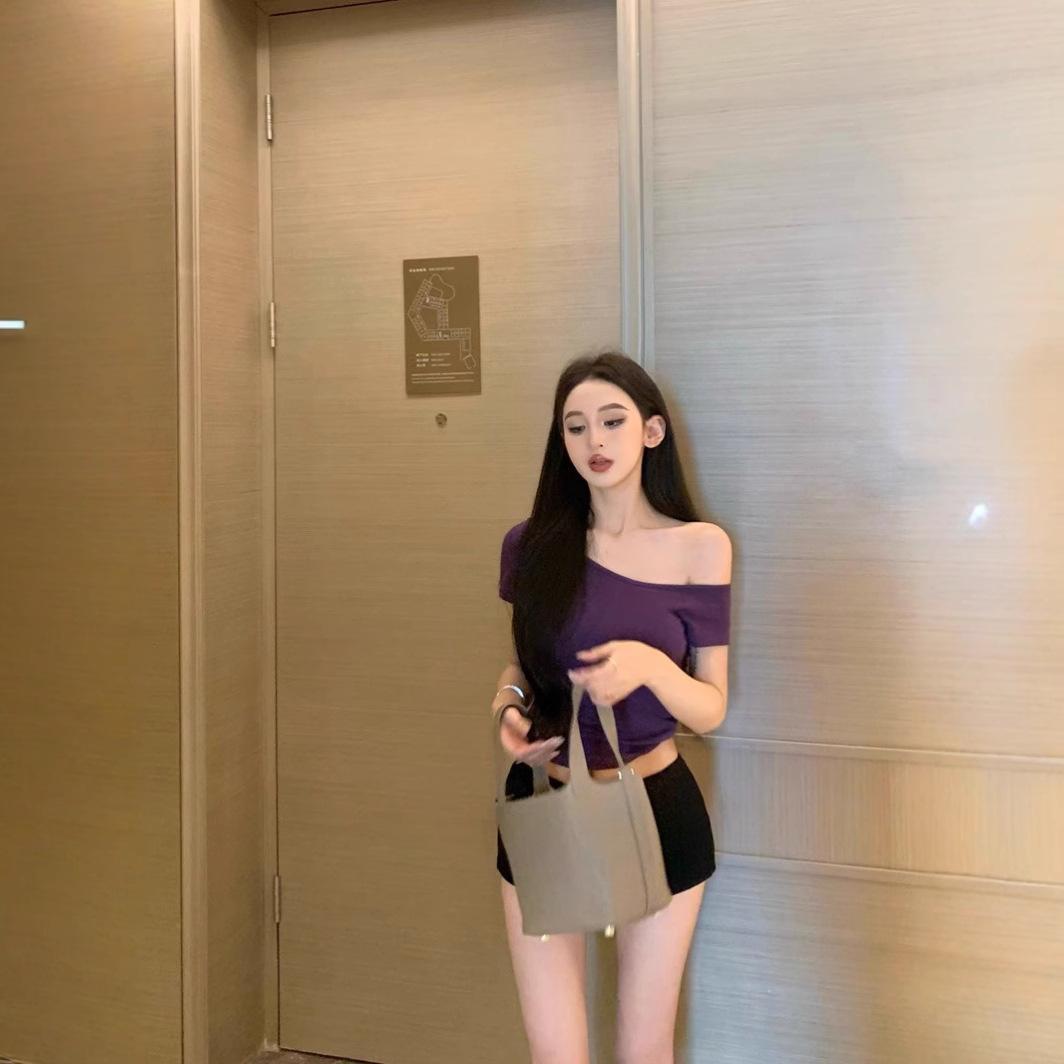 个性性感辣妹斜领露肩短袖T恤女夏季新款修身显瘦短款百搭上衣潮t