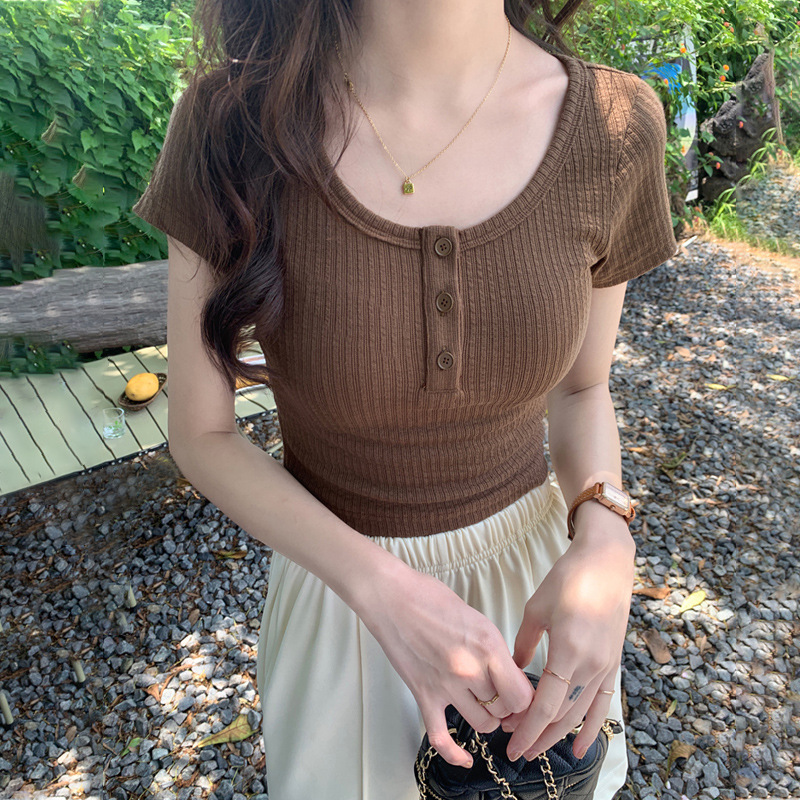 个性班服时尚纯色高腰短款露脐短袖T恤女设计感坑条修身纽扣上衣t