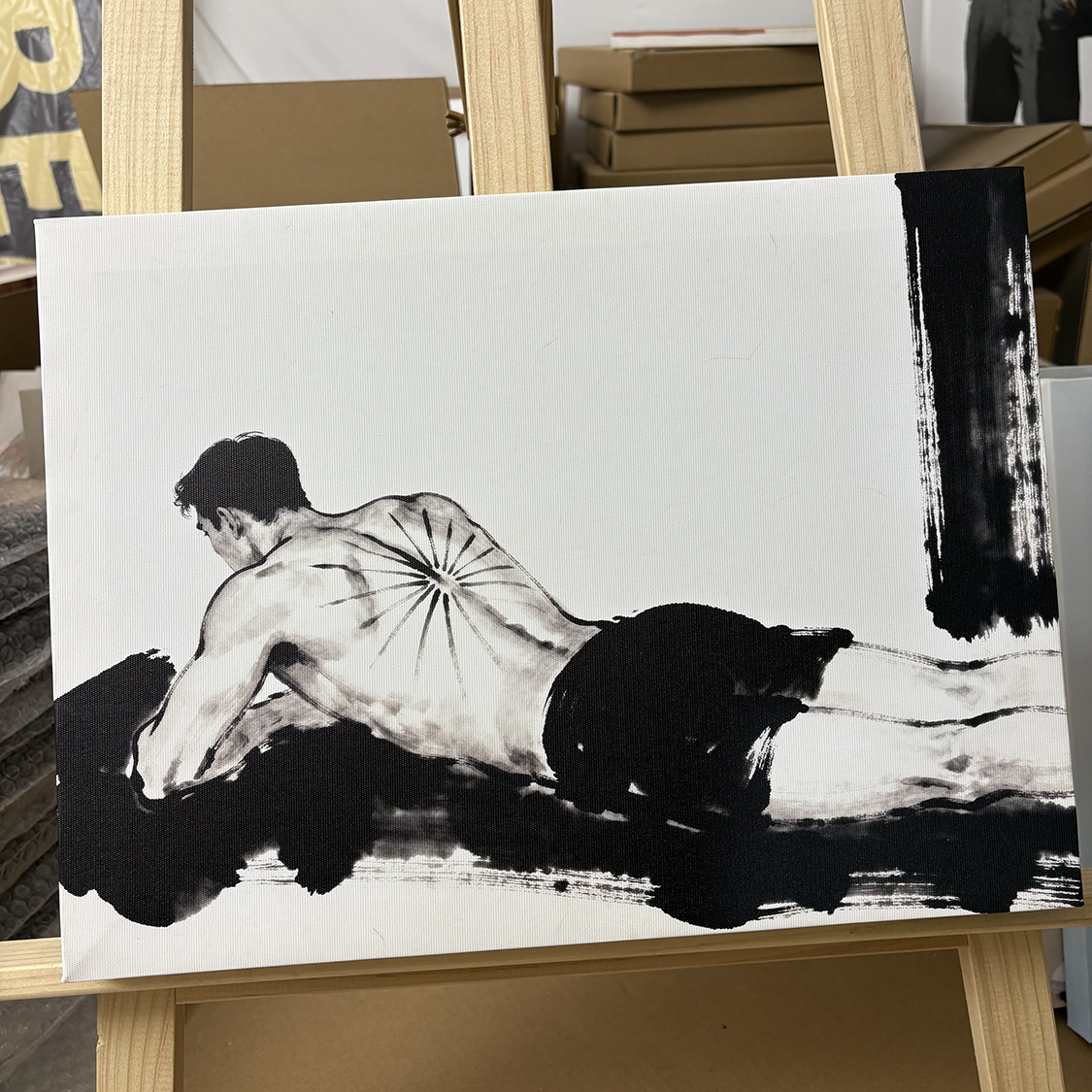 床塌上肌肉男水墨画装饰画喷绘卧室靠墙男体工作室艺术画框装修