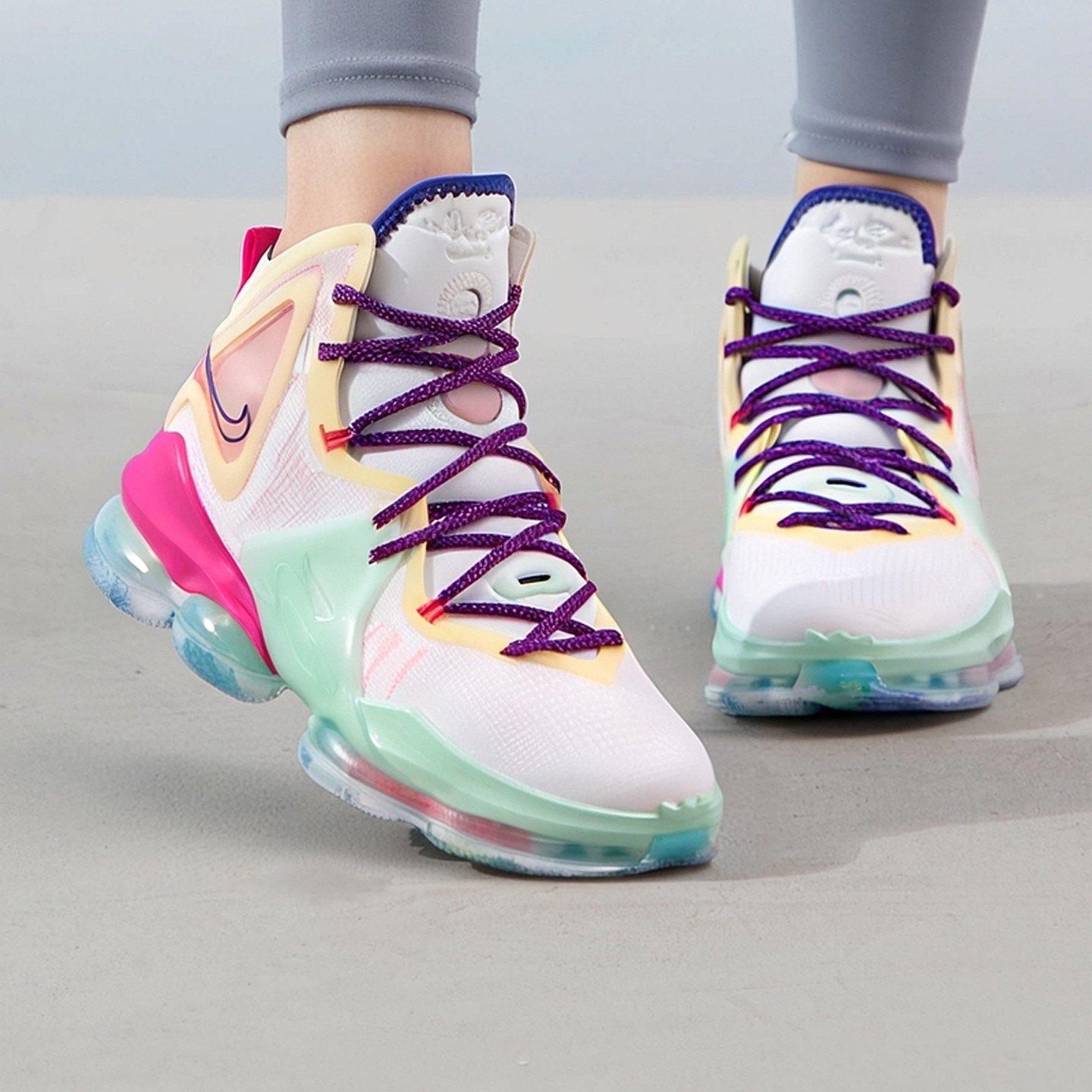 NIKE/耐克正品LeBron詹姆斯17 18 19男子篮球鞋BQ3178 CT6052