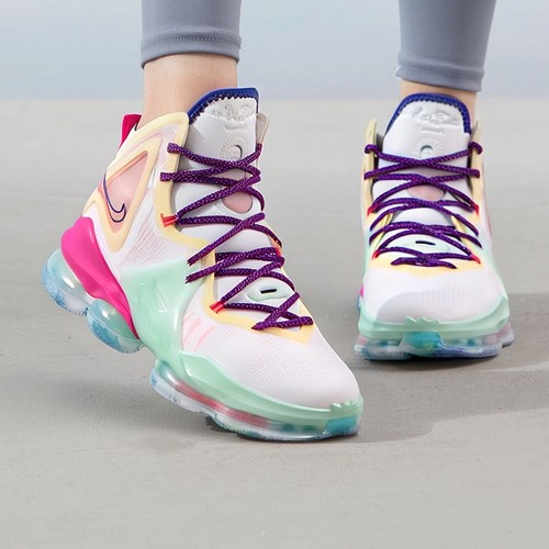 Nike/正品詹姆斯男子篮球鞋