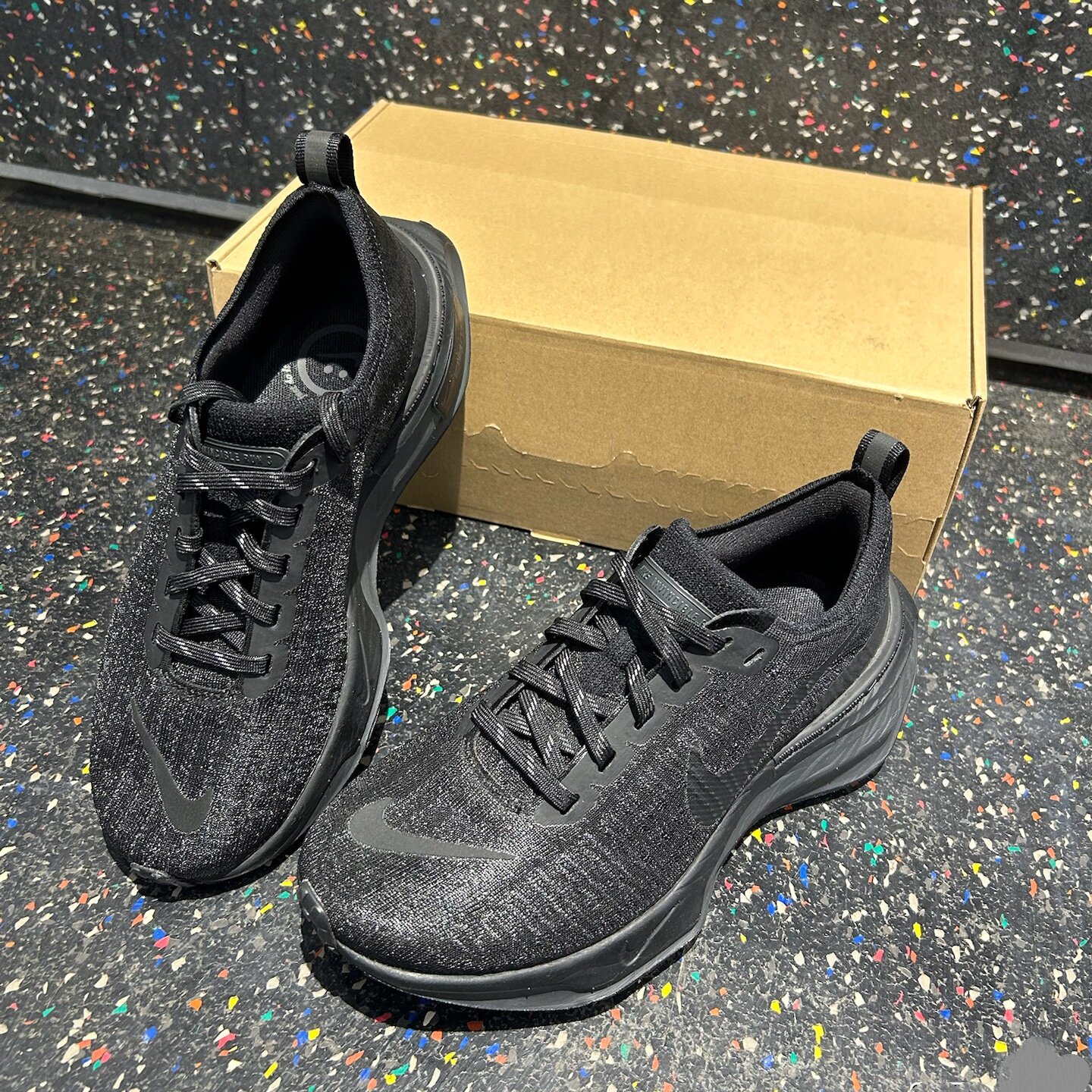 专柜正品Nike/耐克Invincible3女士低帮缓震训练跑步鞋DR2660-007