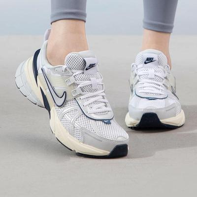 专柜正品耐克女子运动休闲跑步鞋