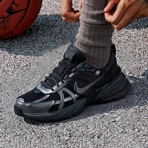 Nike耐克男鞋V2KRUN运动休闲鞋