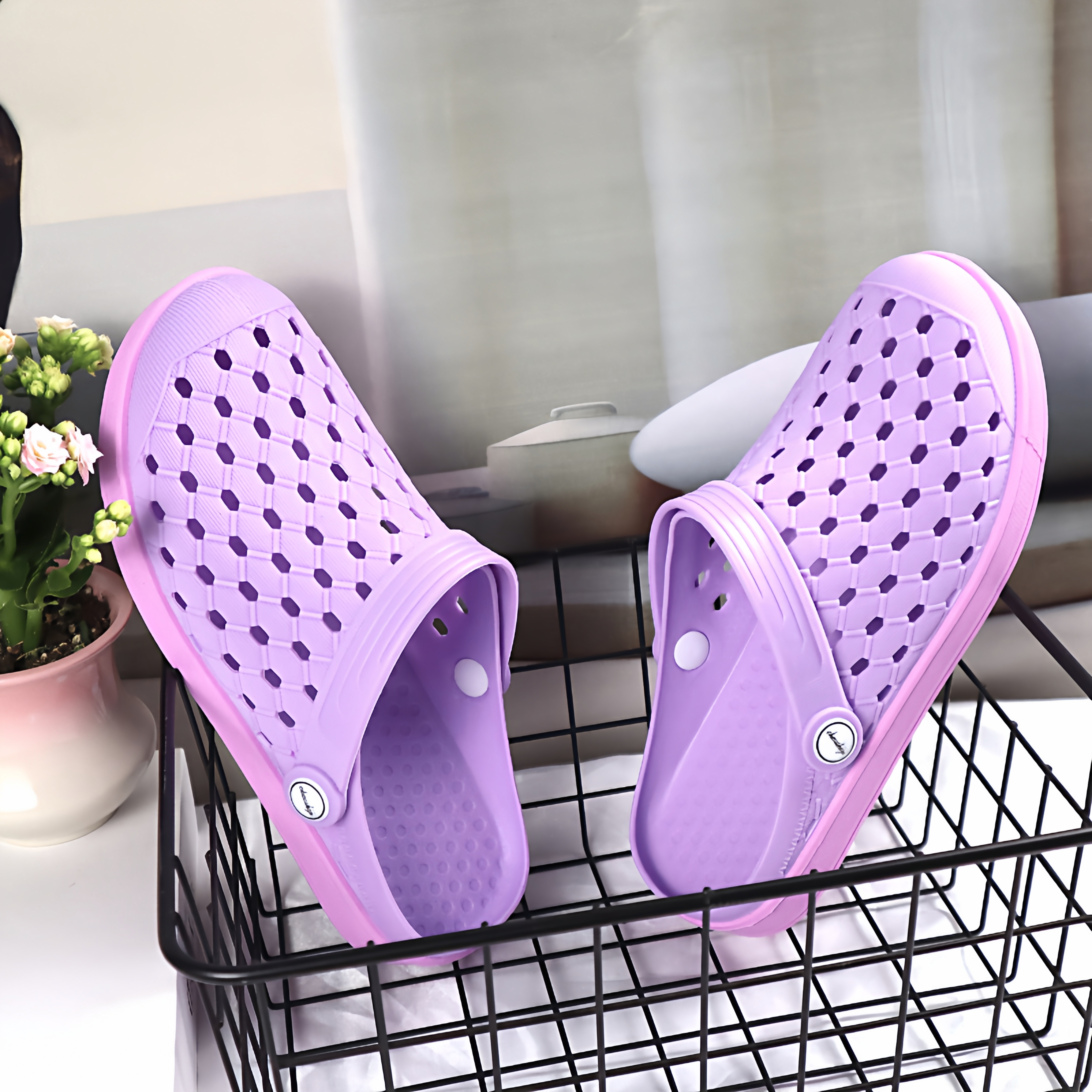 越南进口乳胶洞洞鞋女款软底不累脚镂空凉鞋防臭透气沙滩鞋