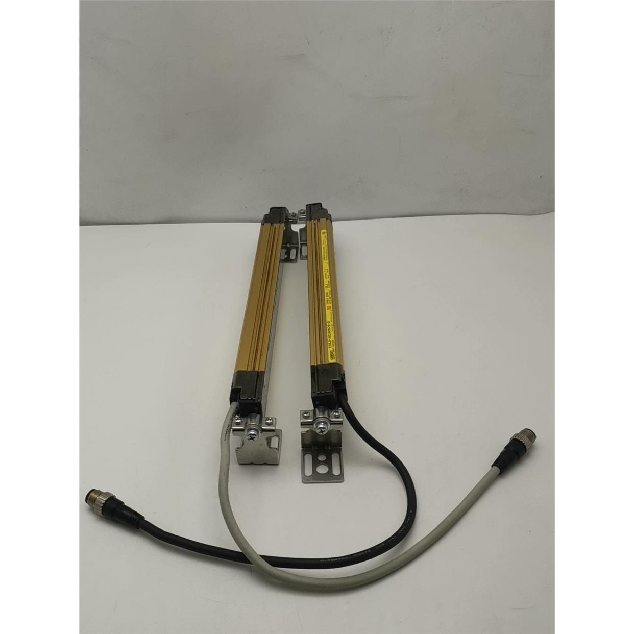 非实价议价议价议价$欧姆龙安全光幕，光栅F3SJ-A0260N25一对，实