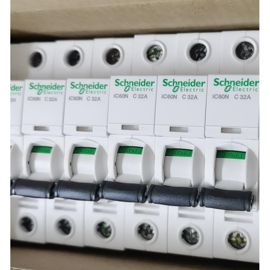 非实价议价议价施耐德iC60N 1P C40A C50A断路器A9F77140三相A9F7