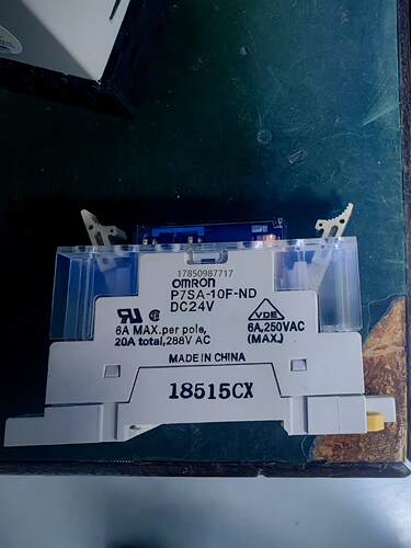 议价欧姆龙安全继电器底座P7SA一10F一ND，外加继电器05X议价