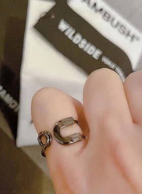 黑色回形针冷酷帅气时尚配饰戒