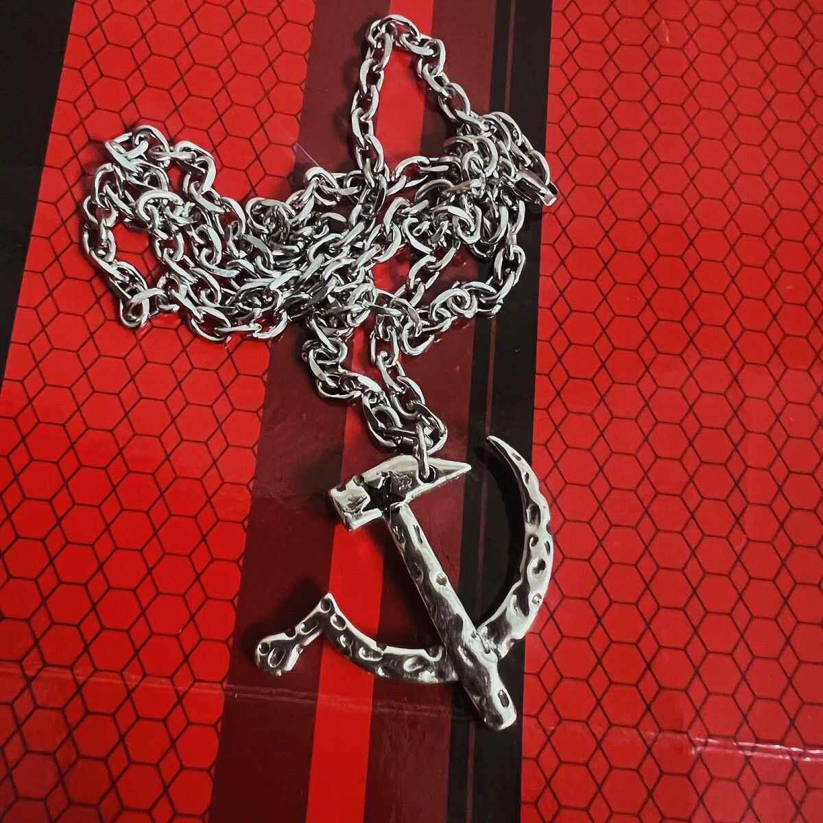 红色战损镰刀锤子吊坠项链男女复古项链苏联共产主义徽章标志挂件