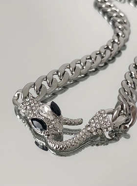 小众衔接设计感锆石黑蛇颈链