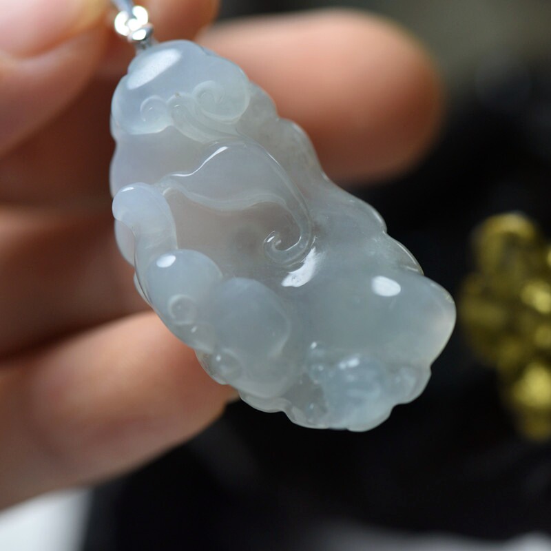 翡翠玉石冰透水润荷叶金蟾如意牌 三足金蟾吊坠 首饰 保真送证书