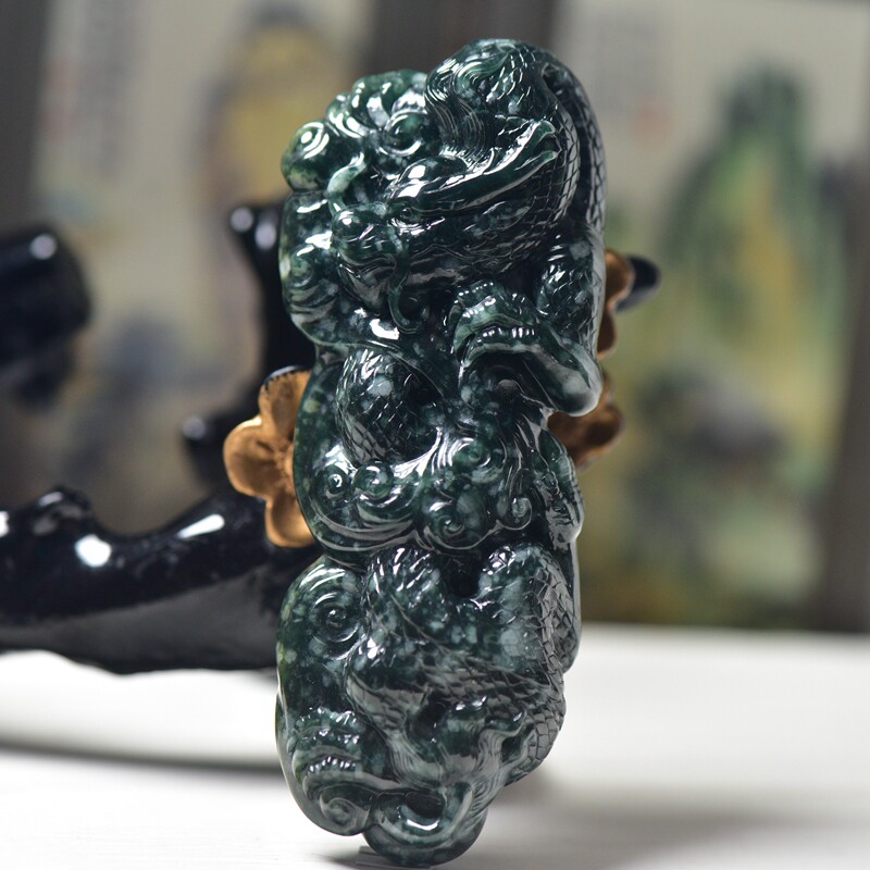 翡翠a货龙牌吊坠霸气手工雕刻玉佩龙吊坠蓝绿色玉器带证书