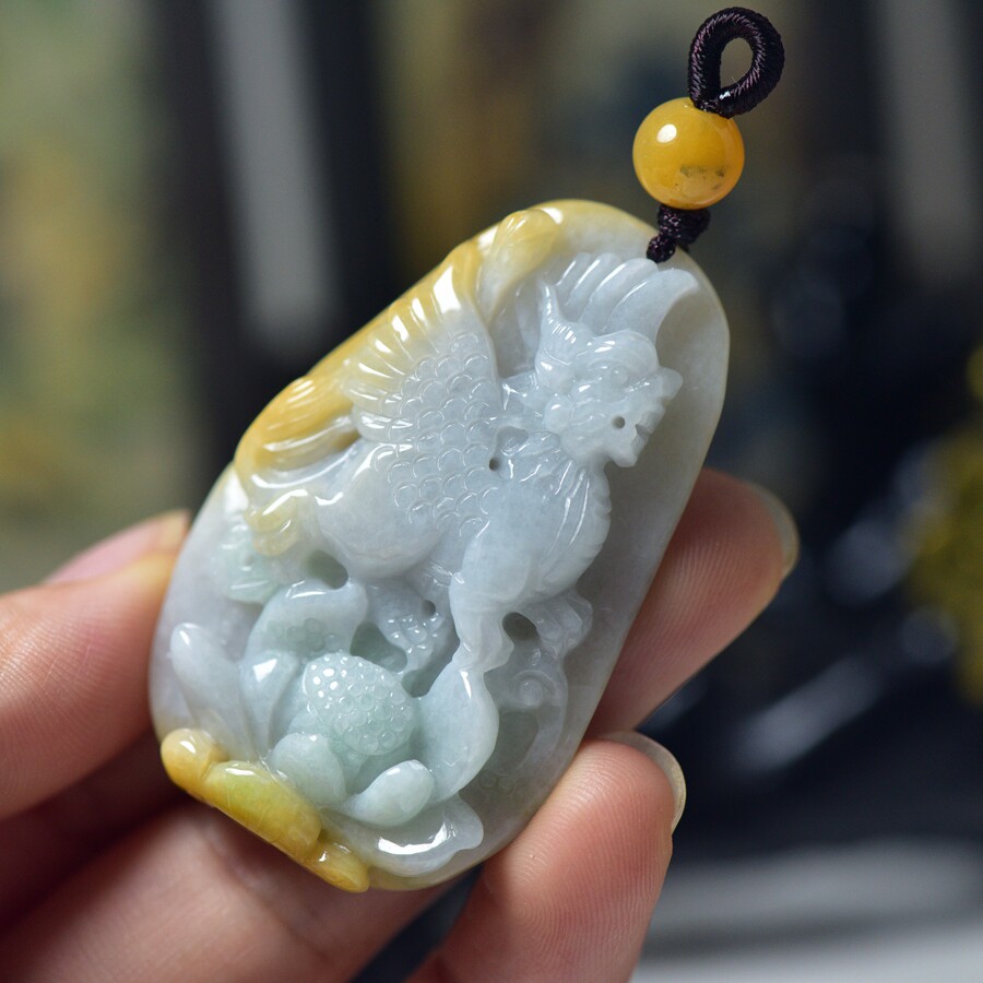 翡翠玉石黄翡飞天貔貅玉牌吊坠 缅甸A货皮休挂件工厂直销假一赔三