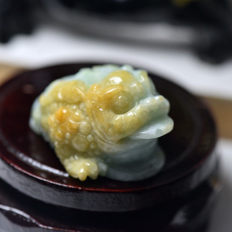 缅甸翡翠A货三脚金蟾摆件带证