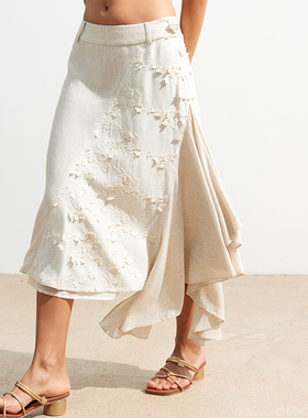 【XSPACE】Dpercent丨素色绣花立体荷叶边绣花斜裁米白色长半裙