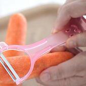 日本进口刨子苹果削皮刀蔬菜刨刀土豆去皮刀刨皮器瓜果削皮器新款