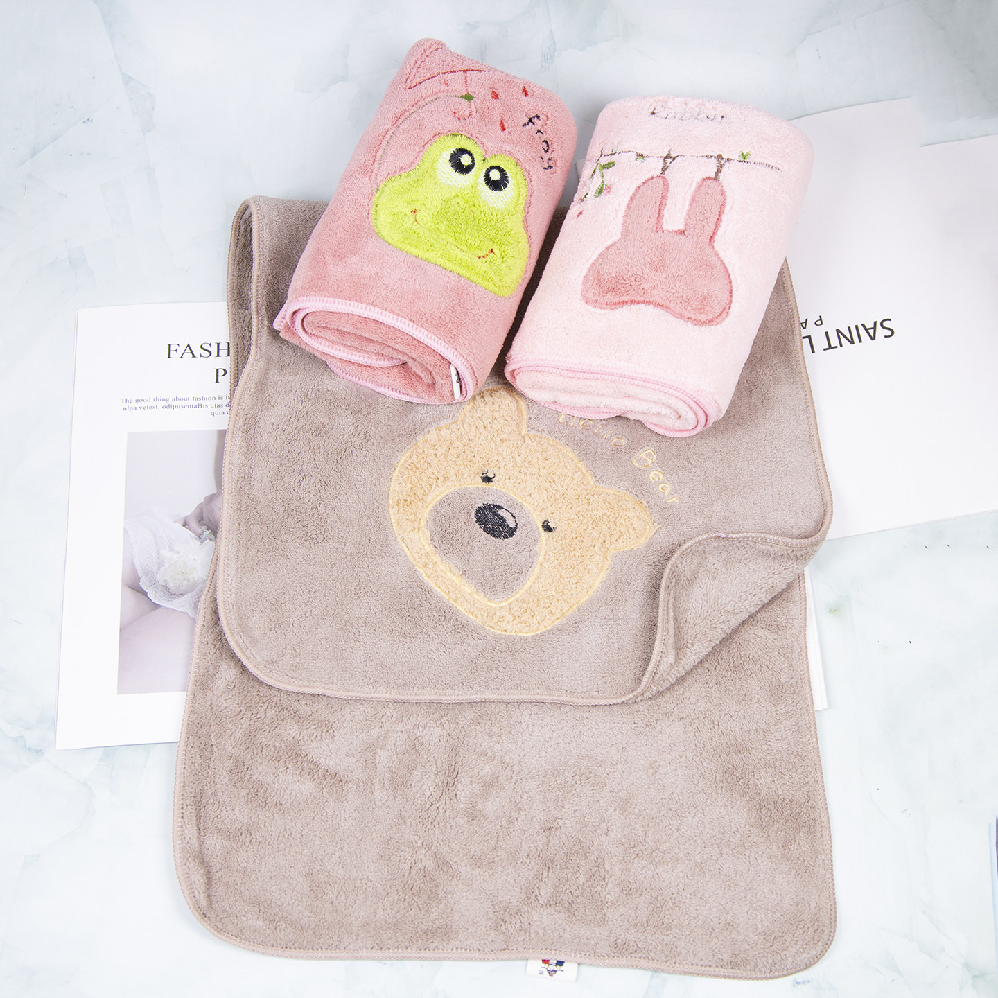 阿里郎可爱卡通小熊毛绒洗脸毛巾儿童宝宝珊瑚绒不掉毛干发巾面巾