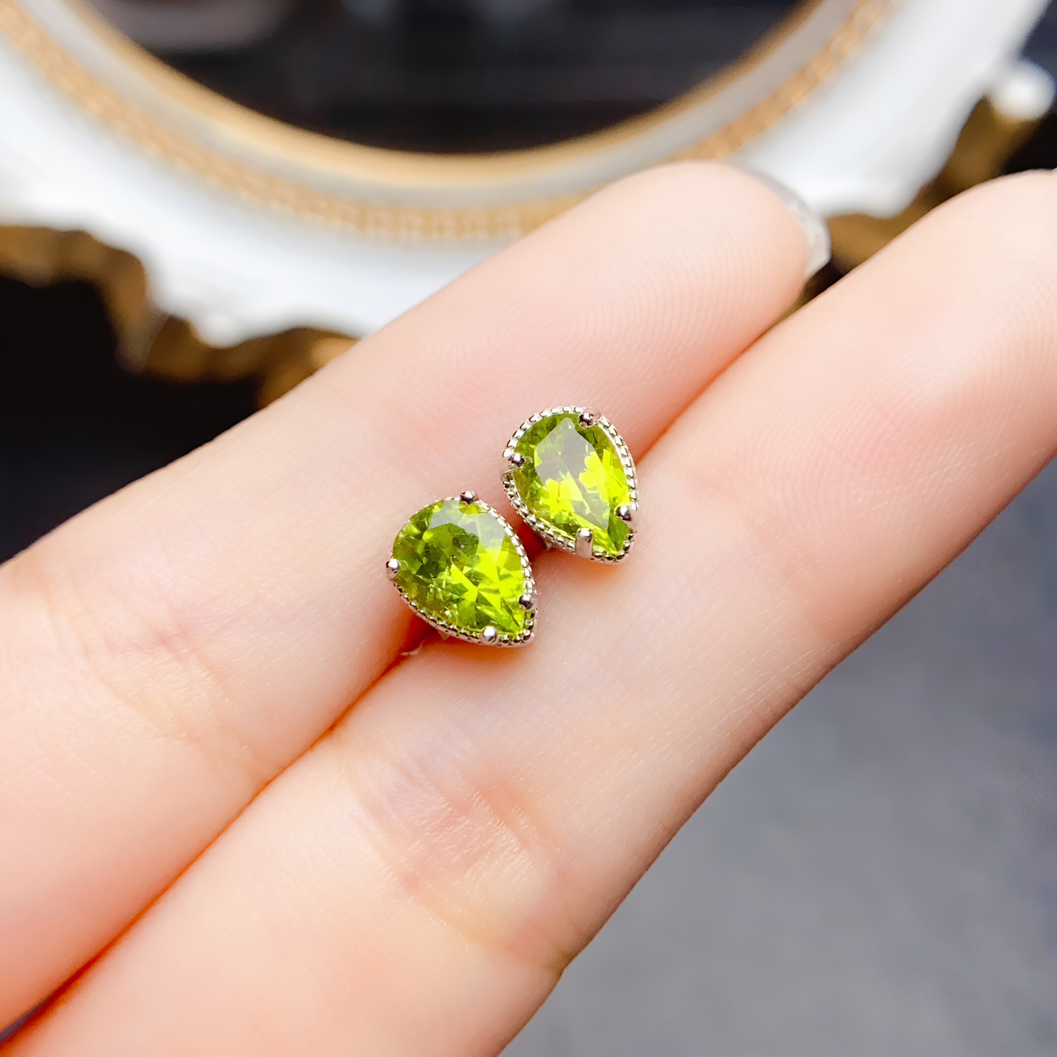 天然橄榄石纯银耳钉简约百搭小众图片