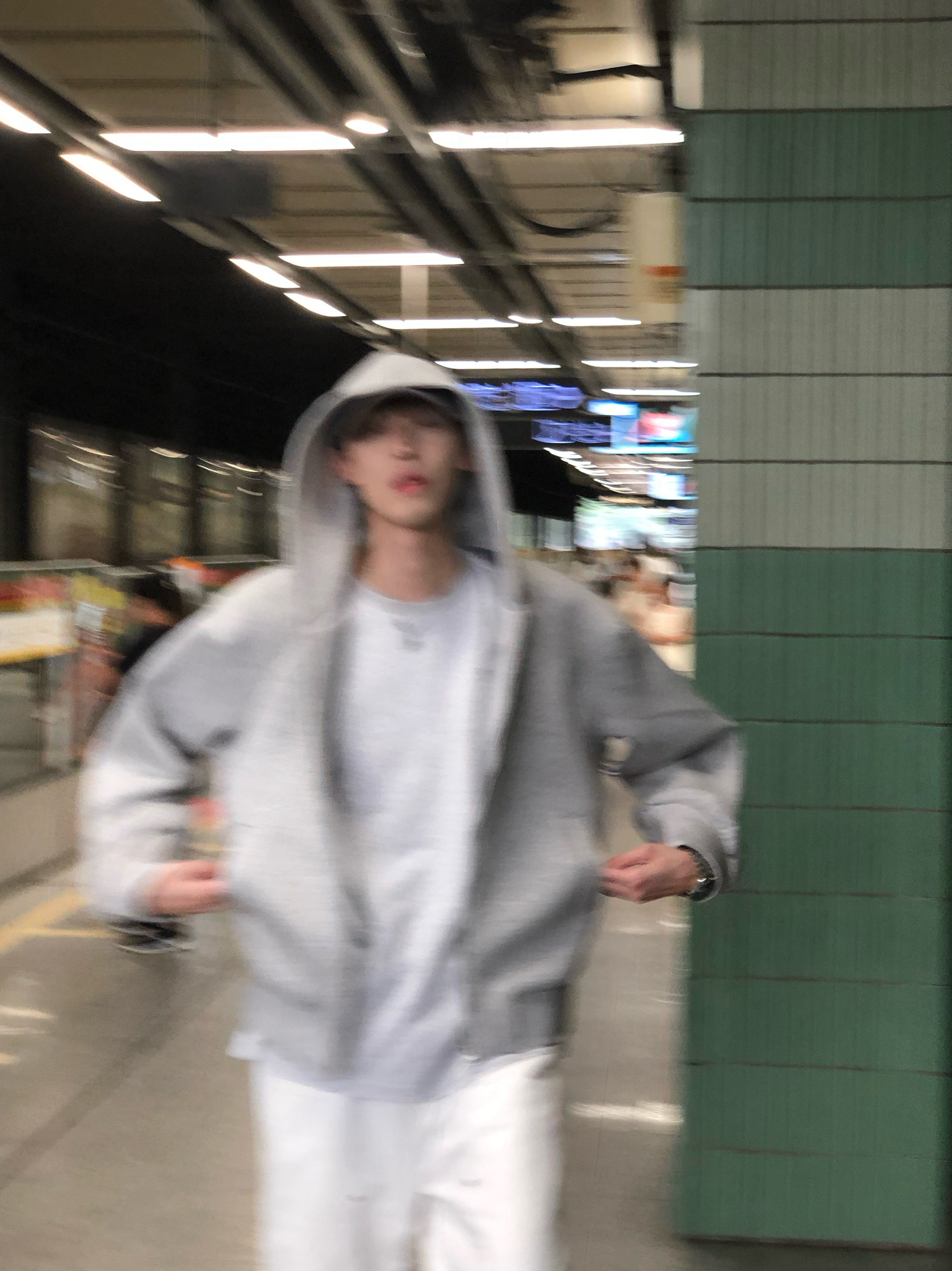 短宽太空棉开衫外套连帽