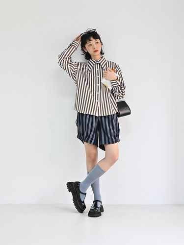咖啡色条纹尖领宽松长袖衬衫