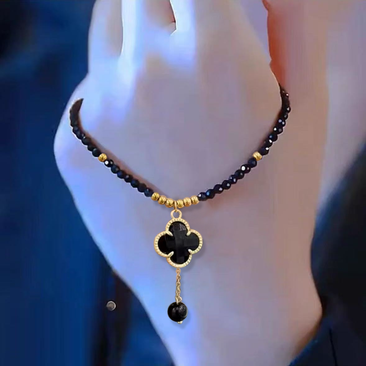 法式复古黑色四叶草水晶流苏项链女小众设计感短款锁骨链脖子颈链