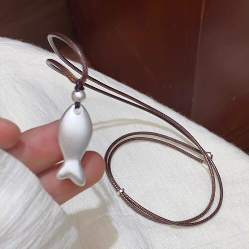 足银999古法磨砂小鱼吊坠颈链