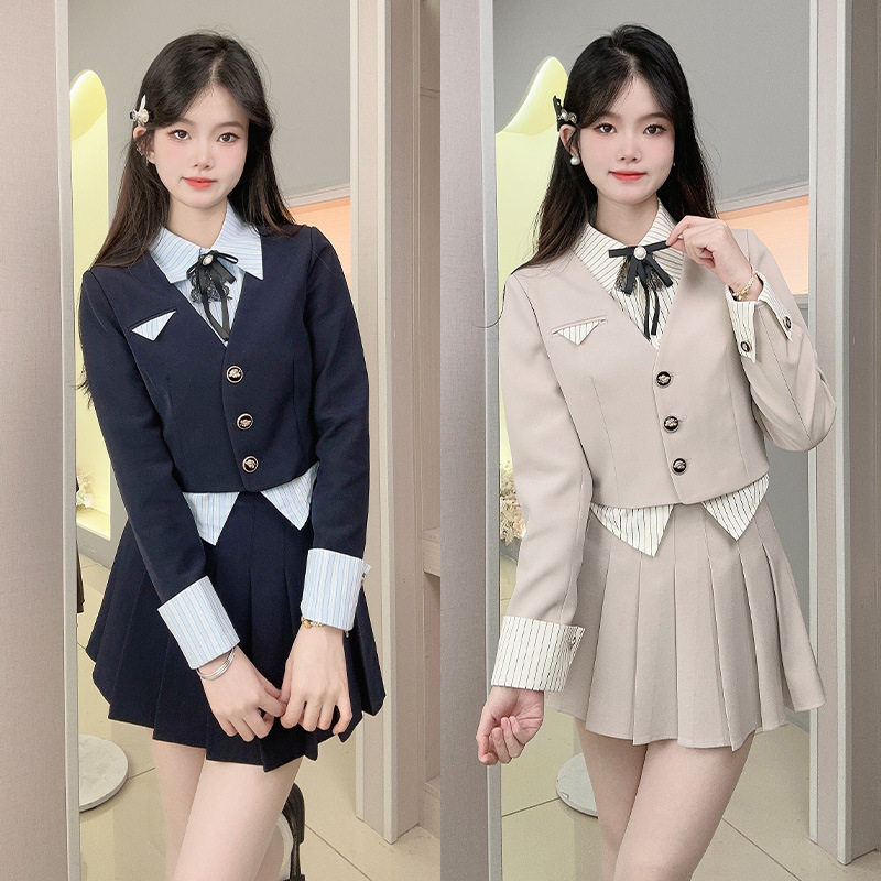 大码微胖显瘦学院风套装胖MM假两件西装外套女秋季新款裙子两件套