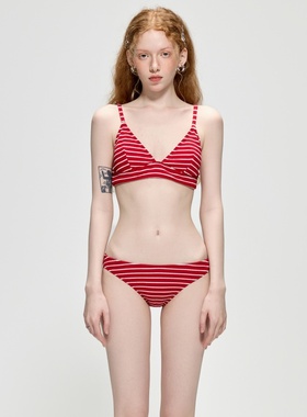 2025年新款分体性感比基尼小胸聚拢红色条纹沙滩泳装度假风泳衣女