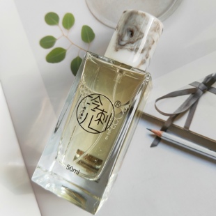 冷刺儿香氛 伊苏～眉腊梅平替木质花香调 闪粉香水50ml