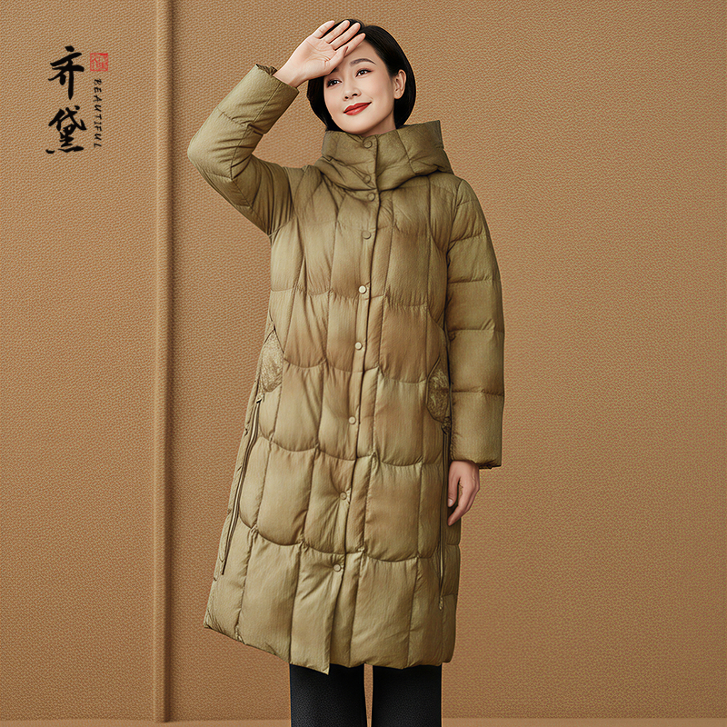 新中式鹅绒服女2025冬新款连帽加厚阔太太高端品牌妈妈羽绒服外套