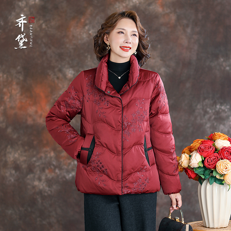 齐黛妈妈羽绒服冬装2025新款加厚保暖复古刺绣防寒白鸭绒短外套女