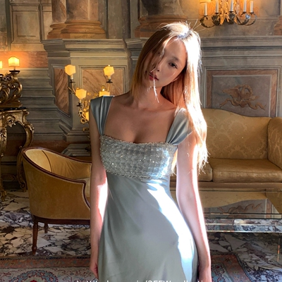 Lattitude/杨小鹭 Siena缎面轻奢感宴会礼服裙重工珠片吊连衣裙